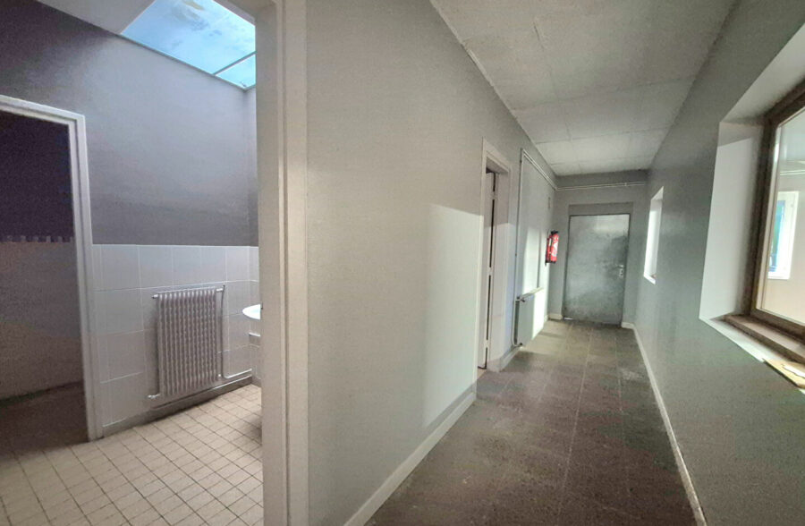 Immeuble de rapport 278m2  local commercial + t3  Douai