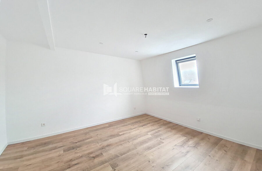 LE FLOCON – MAISON COMPLETEMENT RENOVEE AVEC JARDIN DE VILLE <small>&nbsp;Sous compromis&nbsp;</small>