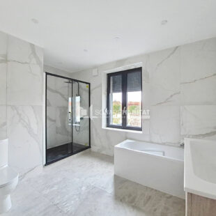 LE FLOCON – MAISON COMPLETEMENT RENOVEE AVEC JARDIN DE VILLE <small>&nbsp;Sous compromis&nbsp;</small>