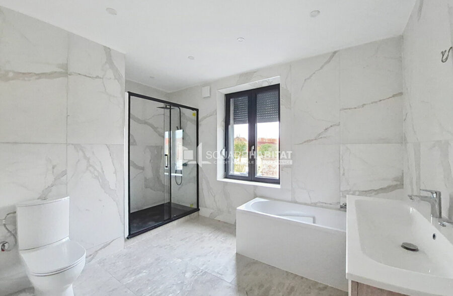 LE FLOCON – MAISON COMPLETEMENT RENOVEE AVEC JARDIN DE VILLE <small>&nbsp;Sous compromis&nbsp;</small>