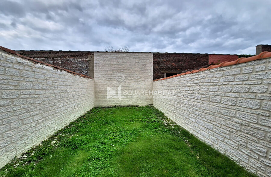 LE FLOCON – MAISON COMPLETEMENT RENOVEE AVEC JARDIN DE VILLE <small>&nbsp;Sous compromis&nbsp;</small>