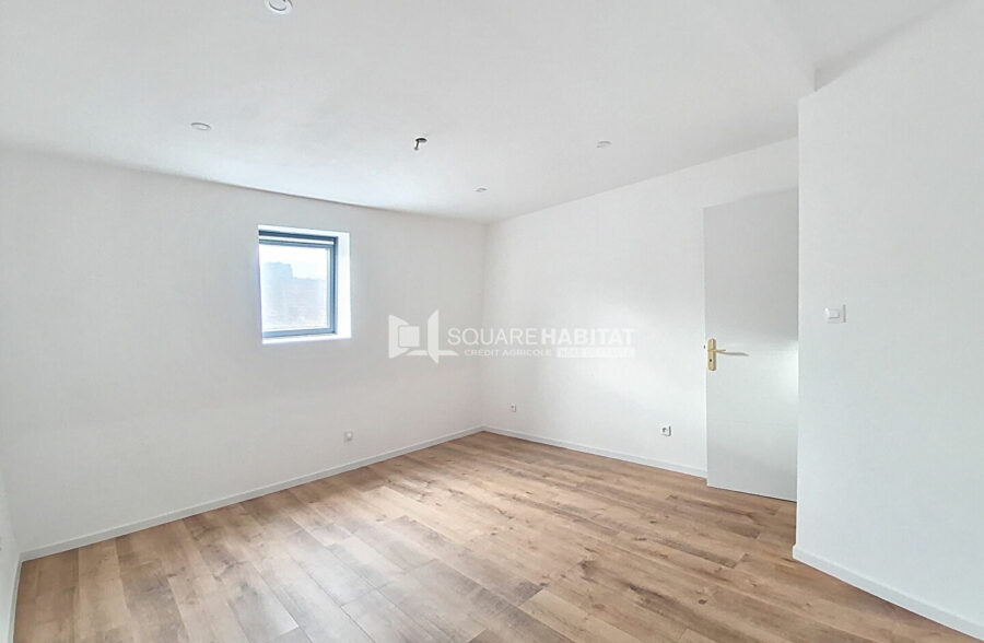 LE FLOCON – MAISON COMPLETEMENT RENOVEE AVEC JARDIN DE VILLE <small>&nbsp;Sous compromis&nbsp;</small>