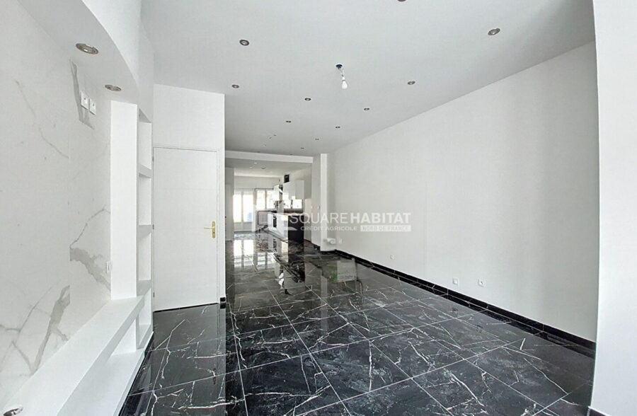 LE FLOCON – MAISON COMPLETEMENT RENOVEE AVEC JARDIN DE VILLE <small>&nbsp;Sous compromis&nbsp;</small>