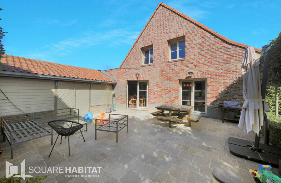Maison à 10 mn d’Houplin-Ancoisne 6 pièce(s) 180 m2 <small>&nbsp;Sous compromis&nbsp;</small>