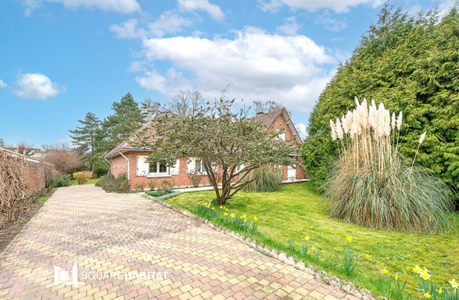 Maison Saint Amand Les Eaux 7 pièce(s) 180 m2 <small>&nbsp;Sous compromis&nbsp;</small>