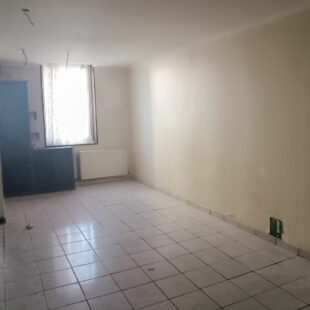 Située à la limite de Croix et de Wasquehal, Maison de type 1930.