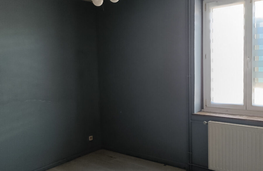 Située à la limite de Croix et de Wasquehal, Maison de type 1930.