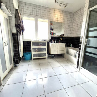 Maison Fontaine Notre Dame 6 pièce(s) 107 m2