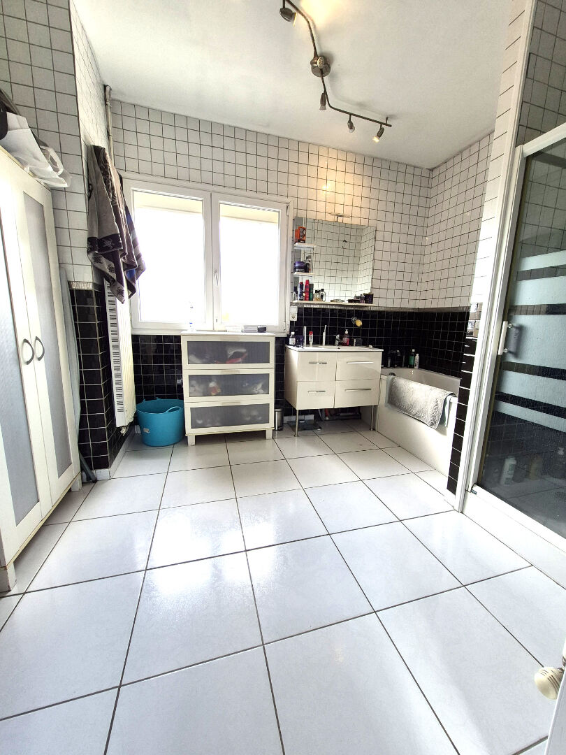 Maison Fontaine Notre Dame 6 pièce(s) 107 m2