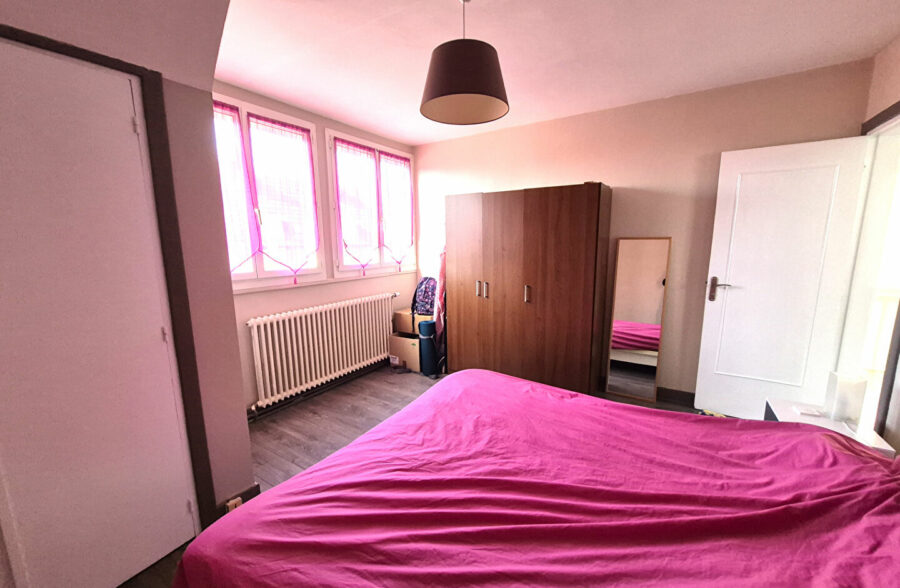 Nouveauté Square Habitat : maison semi individuelle idéale dans le secteur prisé de Croix Barbieux !