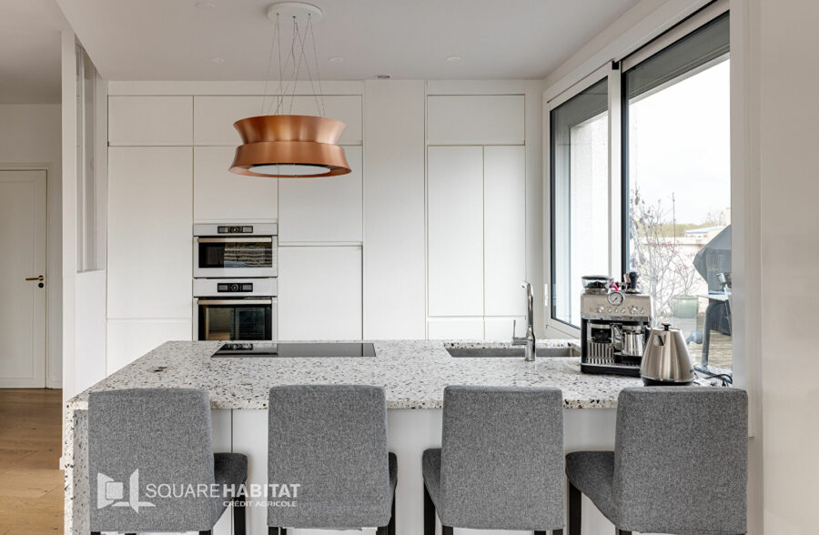 VAUBAN SUPERBE APPARTEMENT AVEC MAGNIFIQUE TERRASSE, CAVE ET GRAND GARAGE