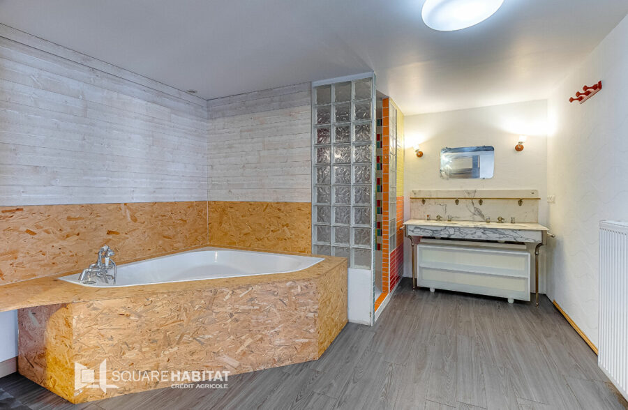 EN EXCLUSIVITÉ ! LOFT T3 DE 131 m² + place de parking AU C–UR DE ROUBAIX! 199 000€ FAI !!