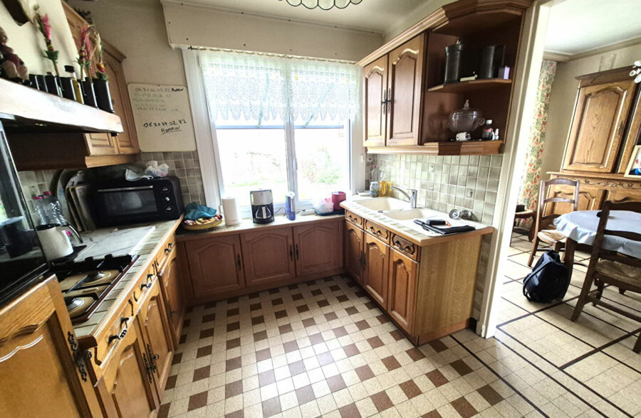 Croix, maison des années 60 dans un quartier calme et recherché