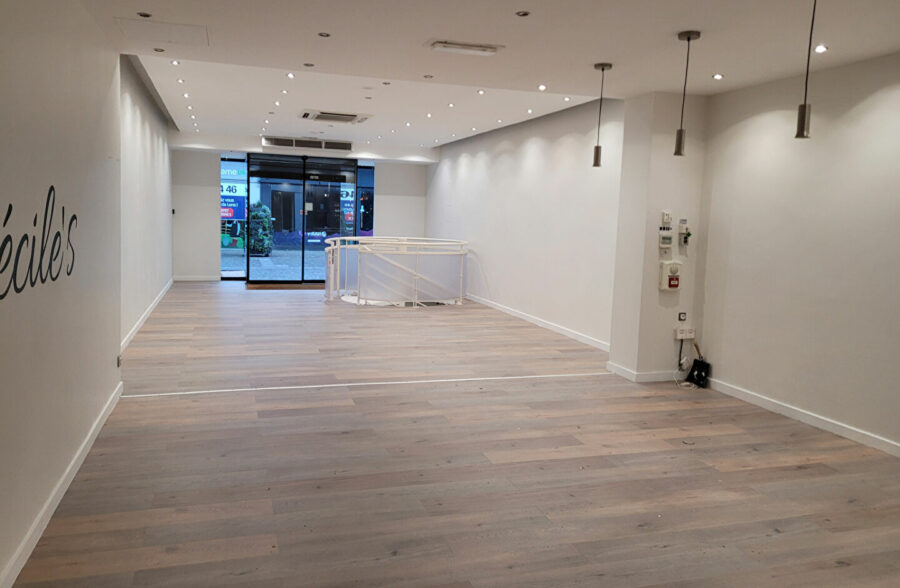 Local commercial 115 m²