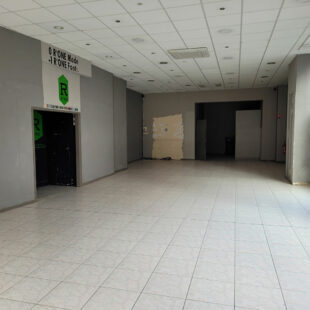 Local commercial 139 m²