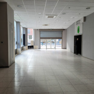 Local commercial 139 m²