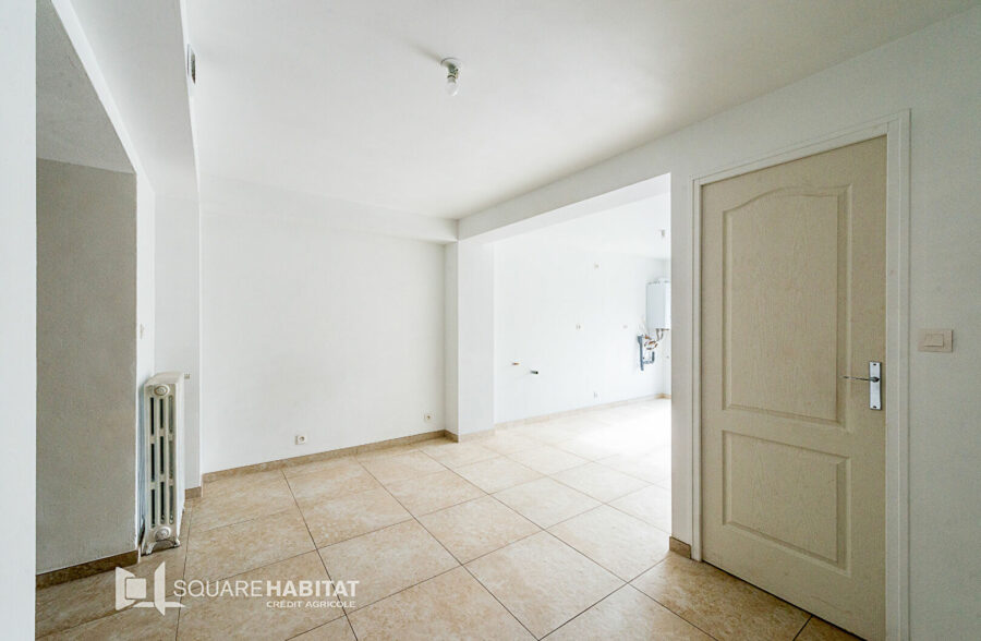 Maison de ville entièrement rénovée  3/4 chambres +  bureau – Jardin – DPE C