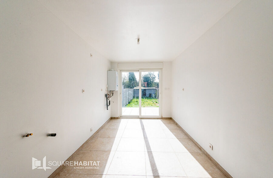 Maison de ville entièrement rénovée  3/4 chambres +  bureau – Jardin – DPE C