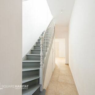 Maison de ville entièrement rénovée  3/4 chambres +  bureau – Jardin – DPE C