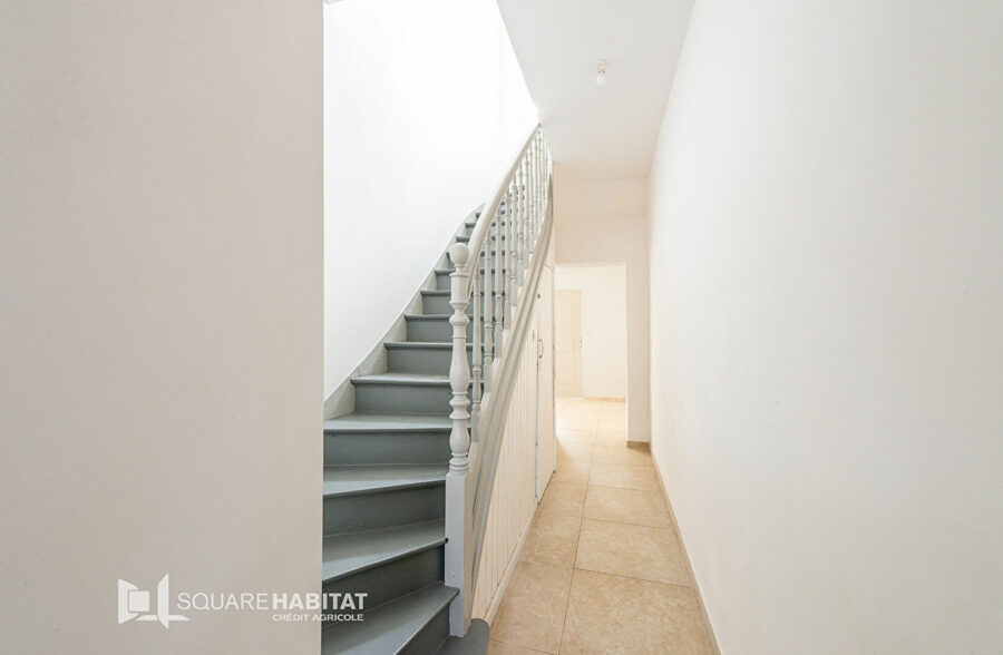 Maison de ville entièrement rénovée  3/4 chambres +  bureau – Jardin – DPE C