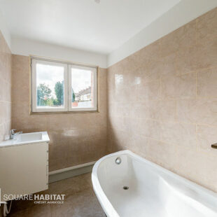 Maison de ville entièrement rénovée  3/4 chambres +  bureau – Jardin – DPE C