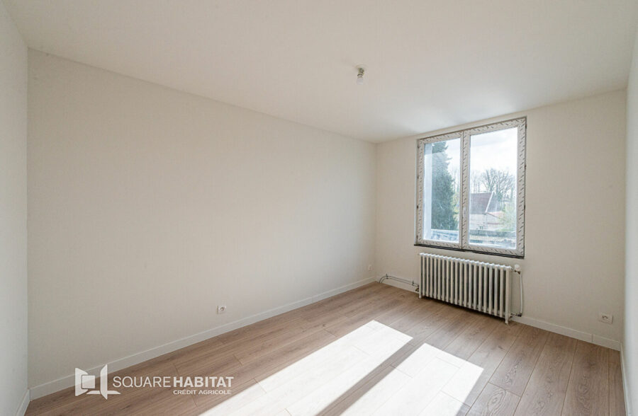 Maison de ville entièrement rénovée  3/4 chambres +  bureau – Jardin – DPE C