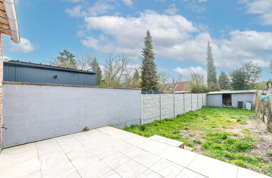 Maison de ville entièrement rénovée  3/4 chambres +  bureau – Jardin – DPE C