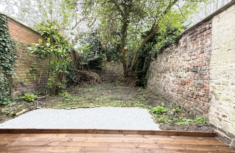 QUARTIER VAUBAN AGREABLE TYPE 2 AVEC JARDIN ET CAVE