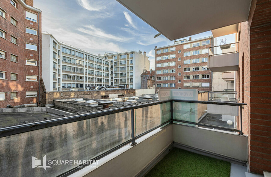 LILLE RÉPUBLIQUE / HYPERCENTRE : SPACIEUX T2 DE 49 M² AVEC TERRASSE ET BOX PRIVATIF