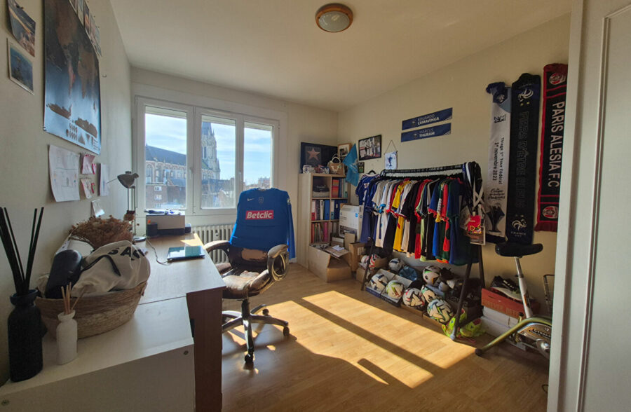 APPARTEMENT 105 m² 3 CHAMBRES ET GARAGE EN HYPER CENTRE