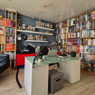 élégant  semi plain-pied semi-individuel,  situé dans un secteur calme, avec jardin et garage.