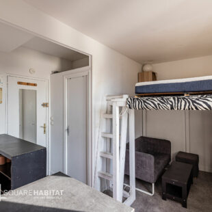 EXCLUSIVITE : PLACE DU MARCHE DE WAZEMMES : Studio de 14.30m²  en arrière de copropriété