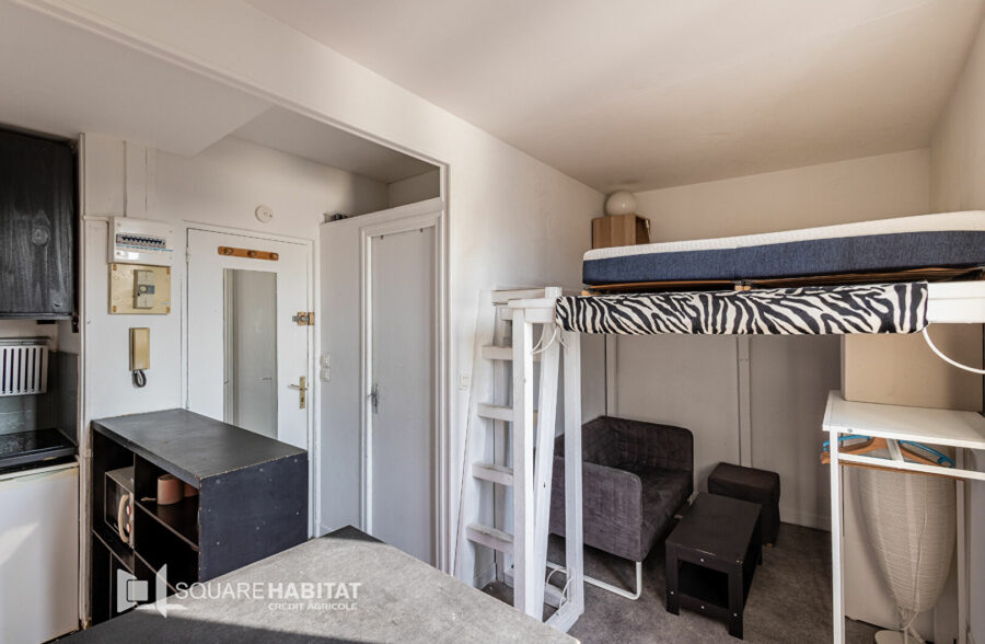 EXCLUSIVITE : PLACE DU MARCHE DE WAZEMMES : Studio de 14.30m²  en arrière de copropriété