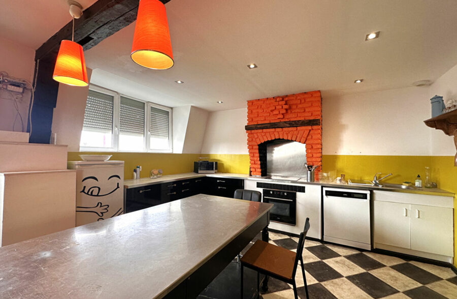 Immeuble avec Local Commercial et Duplex – Caudry