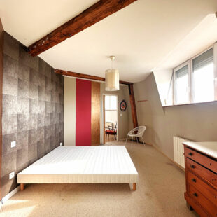 Immeuble avec Local Commercial et Duplex – Caudry