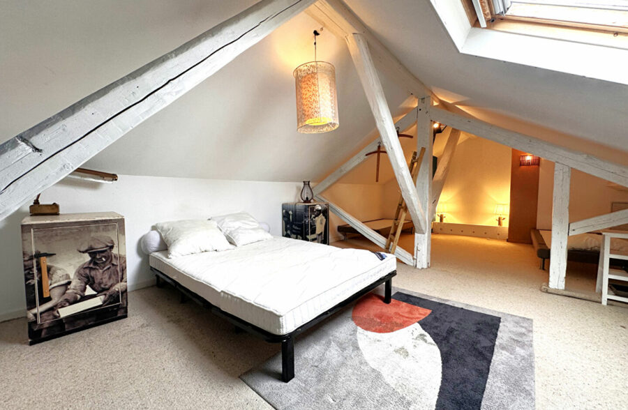 Immeuble avec Local Commercial et Duplex – Caudry