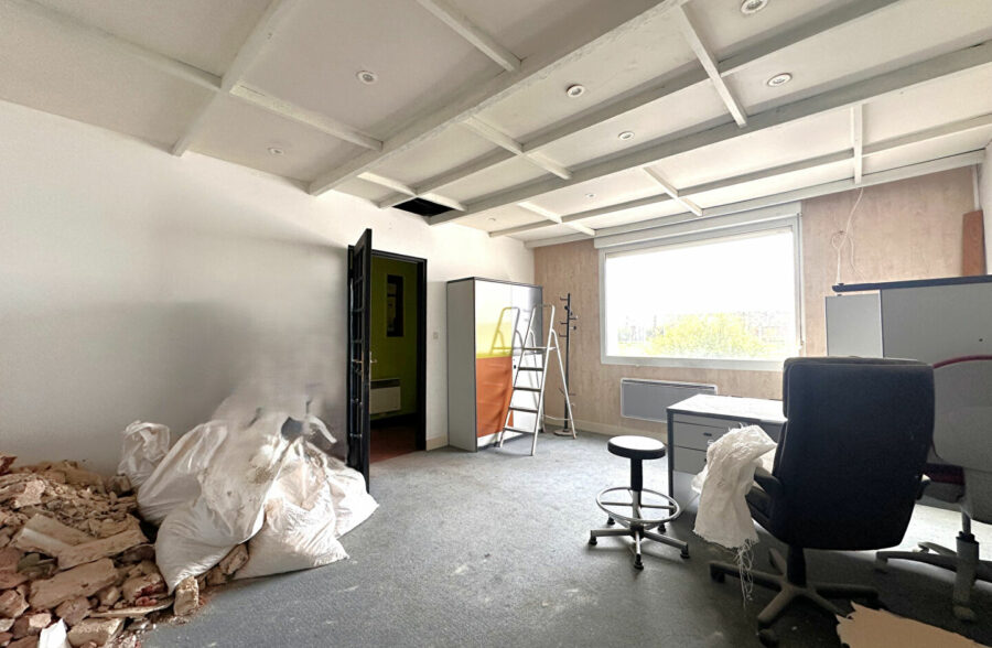 Immeuble avec Local Commercial et Duplex – Caudry