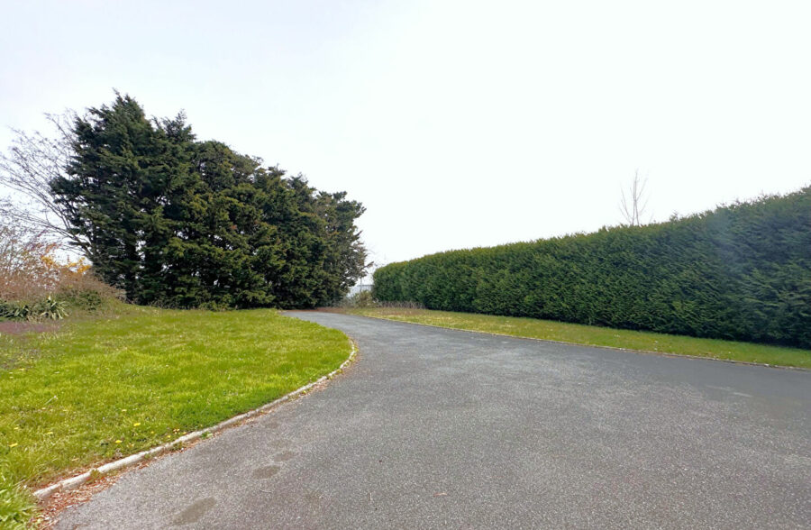 Immeuble avec Local Commercial et Duplex – Caudry