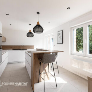 Maison des années 70-  4 chs jardin + garage proche tramway &nbsp;Sous compromis&nbsp;