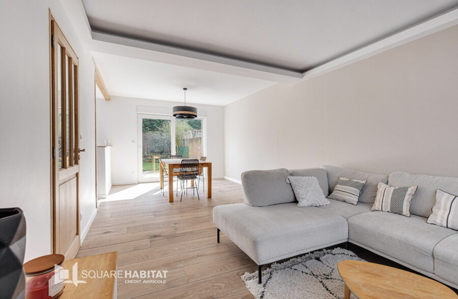 Maison des années 70-  4 chs jardin + garage proche tramway &nbsp;Sous compromis&nbsp;