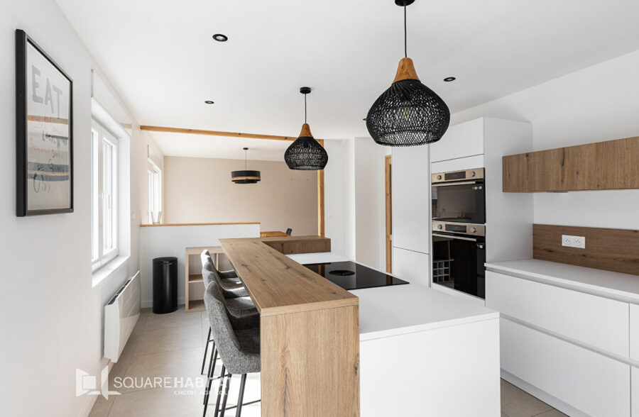 Maison des années 70-  4 chs jardin + garage proche tramway &nbsp;Sous compromis&nbsp;