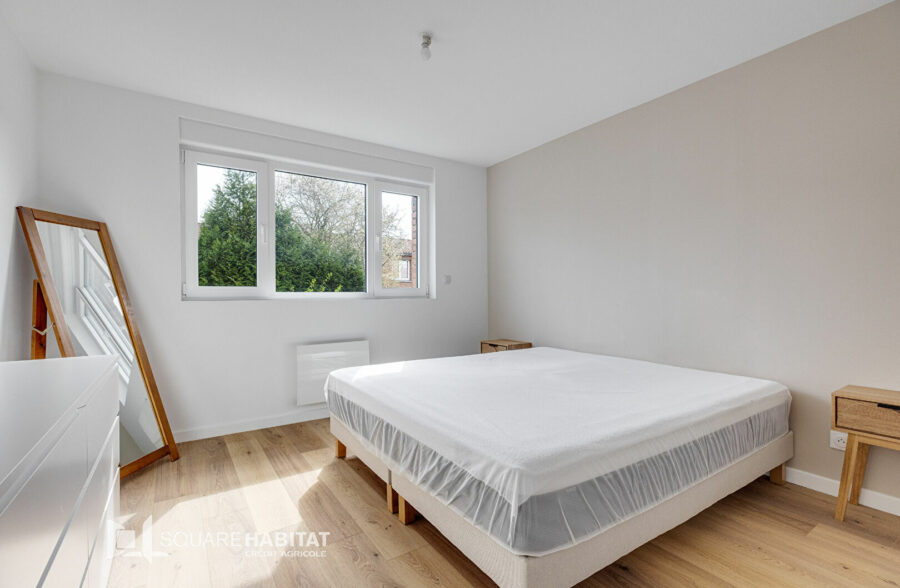 Maison des années 70-  4 chs jardin + garage proche tramway &nbsp;Sous compromis&nbsp;