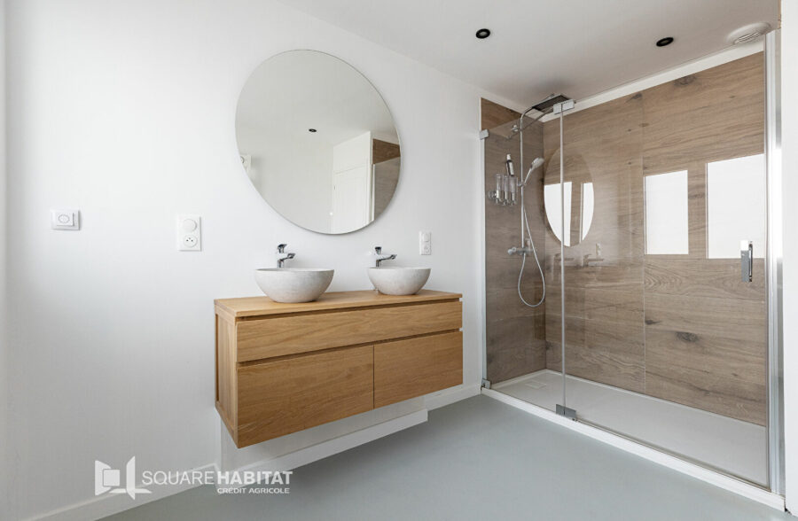 Maison des années 70-  4 chs jardin + garage proche tramway &nbsp;Sous compromis&nbsp;