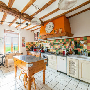 Maison Bousignies 10 pièce(s) 305m2 <small>&nbsp;Sous compromis&nbsp;</small>
