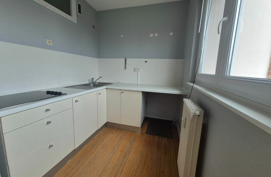 Appartement Marcq En Baroeul 2 pièce(s) 44,40 m2 parking couvert et cave secteur croisé laroche