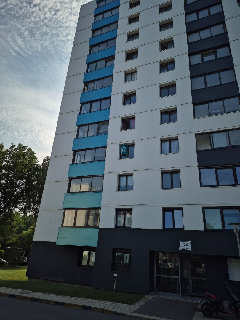 Appartement  3 pièces 70.02 m2 avec loggia &nbsp;Sous compromis&nbsp;