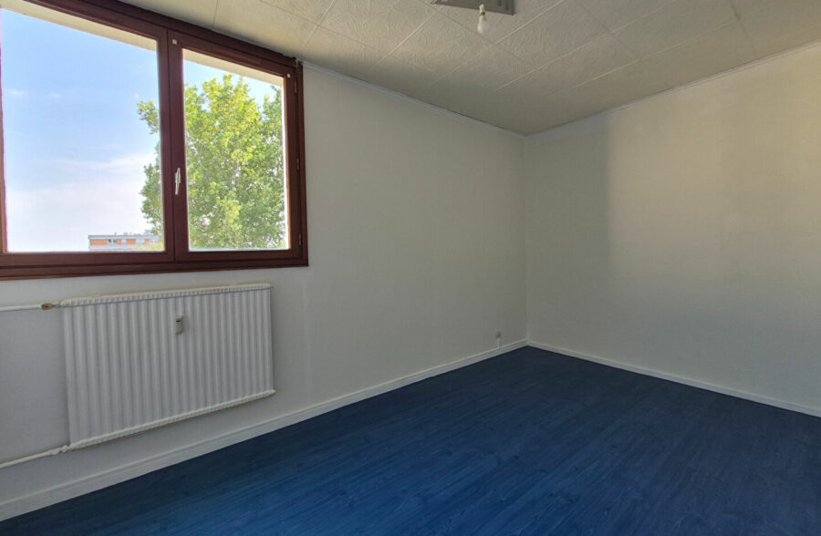 Appartement  3 pièces 70.02 m2 avec loggia &nbsp;Sous compromis&nbsp;