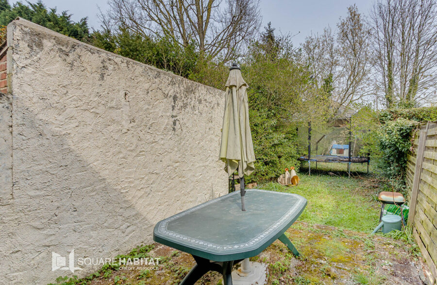 Maison semi individuelle  3 chambres jardin et garage