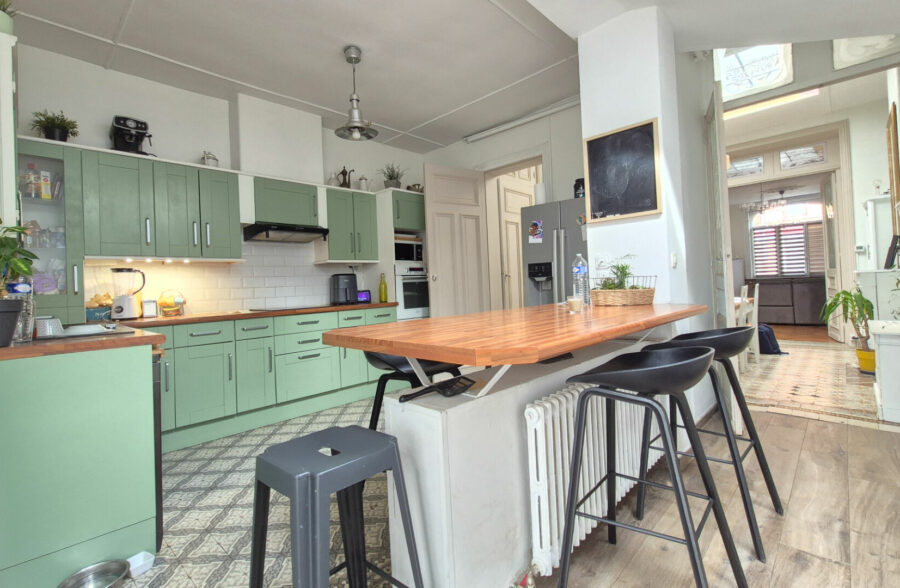 Maison 144m² , alliant le cachet de l’ancien et le confort du moderne, 4 chambres spacieuses ainsi qu’un jardin.
