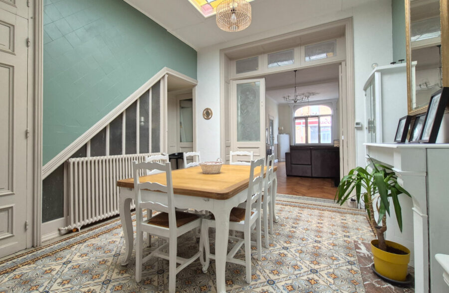 Maison 144m² , alliant le cachet de l’ancien et le confort du moderne, 4 chambres spacieuses ainsi qu’un jardin.